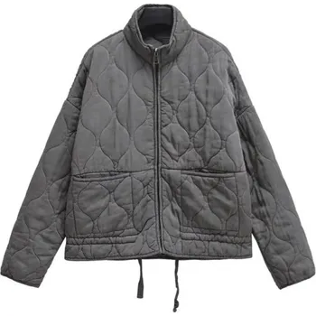 Dámská bunda Dámská šedá prošívaná bunda se stojáčkem Lehká jarní bunda na zip Elegantní přechodová bunda s kapsami Nastavitelný spodní lem L