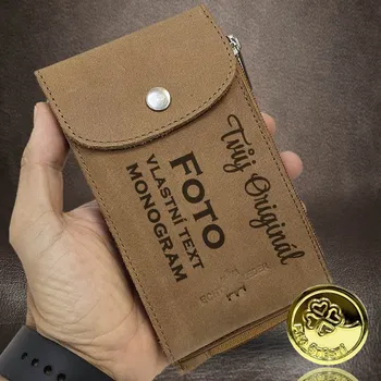 Peněženka Praktická, kožená. Hnědá kožená peněženka a crossbody taška v jednom. Navíc monogram a text Vyberte variantu: + MONOGRAM | zdarma | + Akce - zlatá mince Pro štěstí ZDARMA