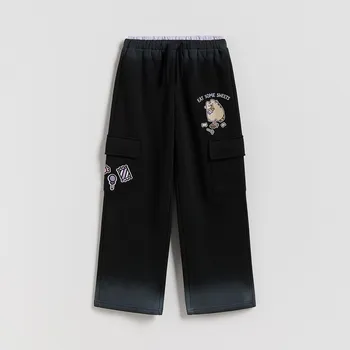 Dívčí kalhoty Reserved - Tepláky Pusheen - černý - 965FF-99X - 965FF-99X-158