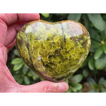 Sběratelství Opál zelený hladké srdce z Madagaskaru 302g