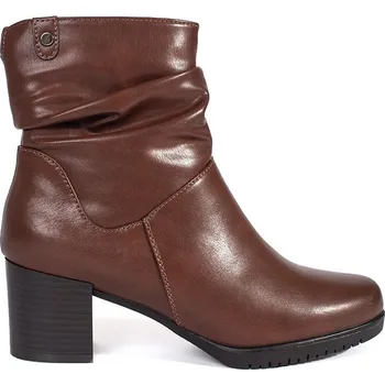 Dámské kozačky Hnědé kožené kotníkové kozačky na podpatku s řaseným svrškem