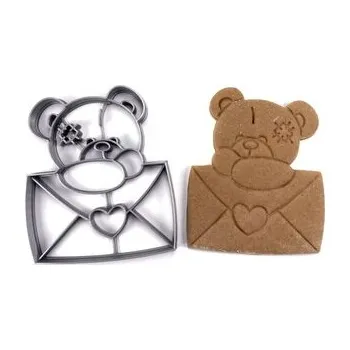 Vykrajovátko Medvídek s obálkou vykrajovátko/formička