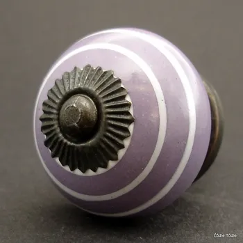 Nábytková úchytka fialová s bílými proužky 4cm - knopka