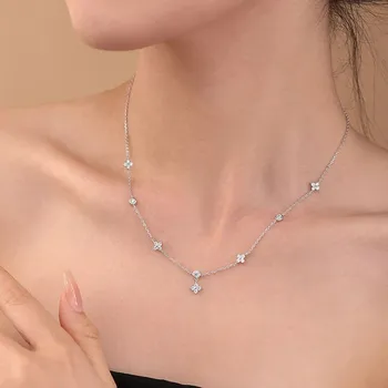 Náhrdelník Stříbrný náhrdelník se čtyřlístkem a zirkony