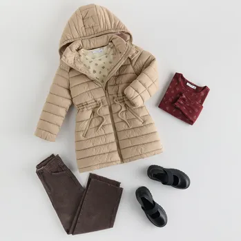 Dívčí bunda Reserved - Dlouhý prošívaný kabát s kapucí - béžová - 229EX-08X - 229EX-08X-122