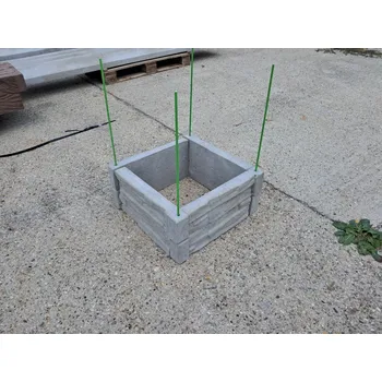 Vyvýšený záhon Barigadi Vyvýšený záhon betonový 50x50 cm, výška 50 cm, vzor dřevo, antracit