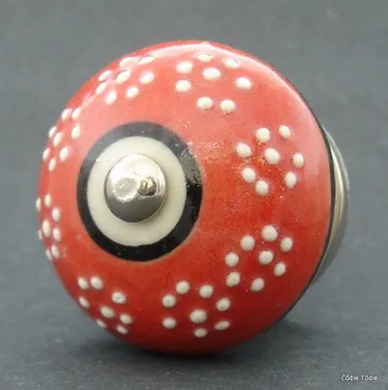 Nábytkové kování Nábytková úchytka červená s bílými reliéfními kvítky 4 cm - knopka