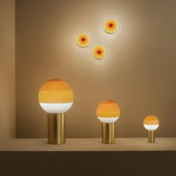 Lampička Stolní lampa MARSET Dipping Light M, jantarová/mosazná jantar, leštěná mosaz - Doprava zdarma