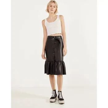 Dámská sukně BERSHKA ČERNÁ MIDI SUKNĚ IMITACE KŮŽE (XS)