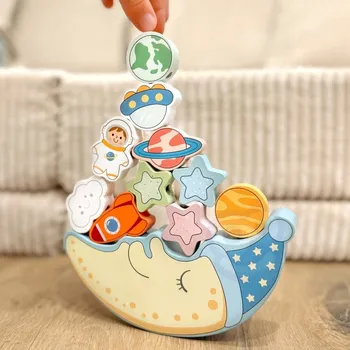 Dřevěná hračka Tooky Toy Montessori balanční měsíc