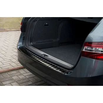Lišta karosérie Avisa Ochranná lišta hrany kufru Škoda Superb III. 2015-2024 (combi, tmavá, matná, II. jakost)