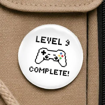 Placka se špendlíkem - Level 9 Complete , promoce - dárek k promoci