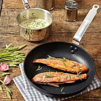 Pánev DE BUYER Choc Intense 32 cm černá - nepřilnavá pánev