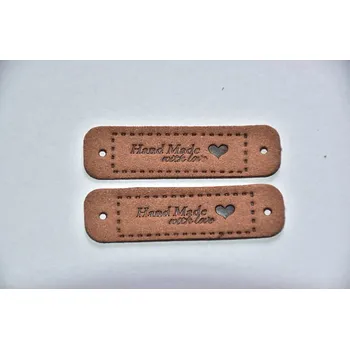 Koženkový štítek Hand made with love 5,5 x 1,5cm tmavě hnědy