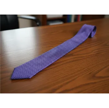 Kravata HEDVA ČESKÝ BROKÁT Kravata ČH 7 cm kytička v mřížce fialová