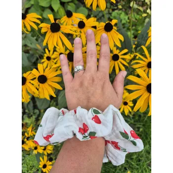 Mušelínová scrunchie s kapsičkou - dámská Barva: Třešňová