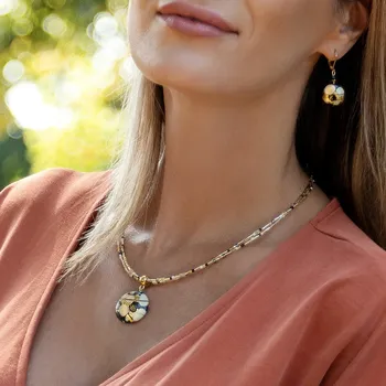 Náhrdelník Lampglas Náhrdelník Ivory Flame s 24karátovým zlatem v perle Lampglas