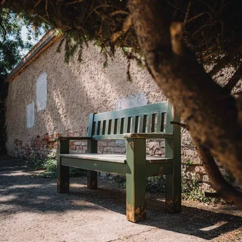 Zahradní lavice Stará Krása – Ruční výroba Zahradní lavice z masivu v zelené barvě 150 x 95 cm
