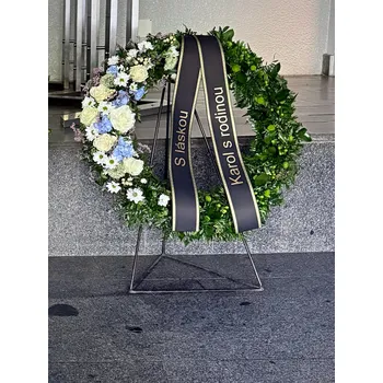 Smuteční dekorace Květinářství Květiny Strašnice věnec 60 cm s jednostrannou přízdobou