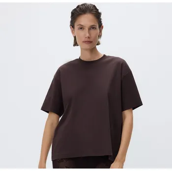 Dámské tričko Reserved - Oversize tričko z marcerované bavlny - tmavě hnědá - 157EN-89X - 157EN-89X-L