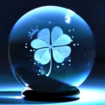 Dekorace do dětského pokoje Čtyřlístek v kouli 80 mm - bez stojánku (Skleněné těžítko )