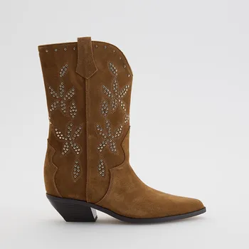 Reserved - Semišové kovbojky s kovovými ozdobami - zlatavá hnědá - 014FF-82X - 014FF-82X-40