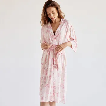 Dámský župan Reserved - Vzorovaný župan z viskózy - pastelově růžová - 108EY-03X - 108EY-03X-M