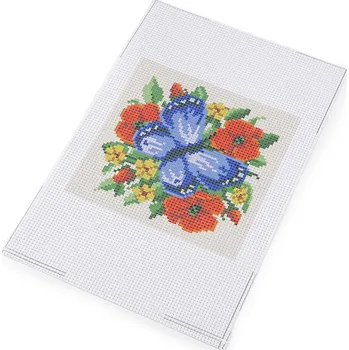 Dětské vyšívání, barva 39 bílá motýl