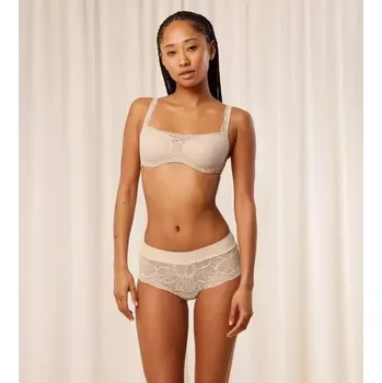 Dámské spodní prádlo Dámské kalhotky Body Make-Up Illusion Lace Shorty - Triumph naze béžová (00NZ) 0040