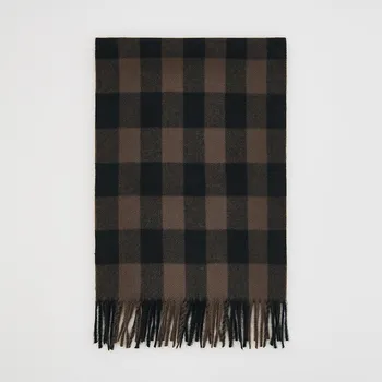 Šála Reserved - Kostkovaná šála s třásněmi - tmavě hnědá - 435FF-89X - 435FF-89X-ONE