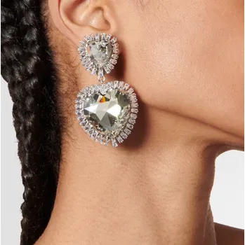 Náušnice B-TOP Postříbřené puzetové náušnice se dvěma krystalovými srdci