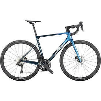Silniční kolo Silniční kolo KTM REVELATOR ALTO MASTER 2026 Shimano Ultegra Di2 Carbon 8,2 kg Barva: Modrá, Velikost: XS elektronické řazení Shimano Ultegra Di2, karbonová kola, hmotnost 8,2 kg