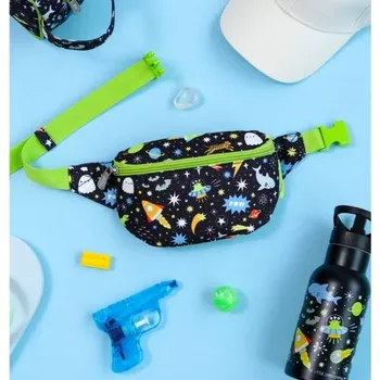 Outdoorové zavazadlo A Little Lovely Company - dětská ledvinka - vesmír