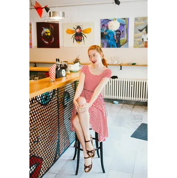 Dámské šaty Šaty Osudová Marta s kr. rukávem, nižší gramáž, červenobílý proužek Velikost: M