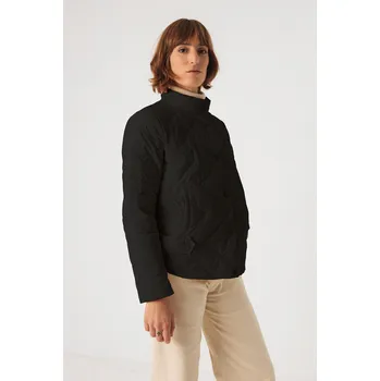 Dámský kabát Bunda SKFK Eira 2N černá prošívaná Velikost: 36