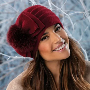 Čepice KRUMLOVANKA Dámská vlněná zimní čepice s kožešinou od Krumlovanky 100% vlna- vínová W-0007/144