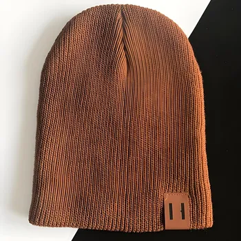 Čepice Jednobarevná dětská čepice Hnědá