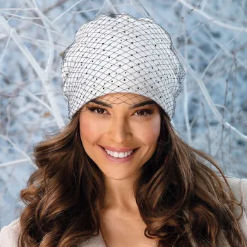 Čepice Dámská bílá zimní čepice z 100% vlny Woolmark – Krumlovanka W-0877/000