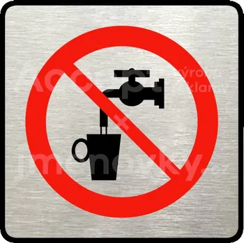 Informační tabulka Stříbrný piktogram "zákaz pití vody" s červeným textem a rámečkem - 80 x 80 mm