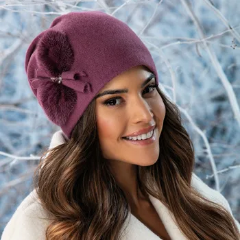 Čepice KRUMLOVANKA Dámská vlněná zimní čepice s kožešinou od Krumlovanky 100% vlna- fialová W-0883/506