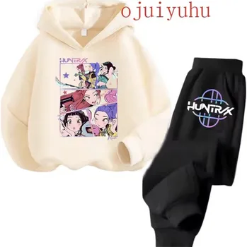 KPop Demon Hunters (Lovkyně démonů) Tepláková souprava KPop Demon Hunters (Huntrix), černé tepláky Barva: béžová mikina-černé tepláky, Velikost: 160