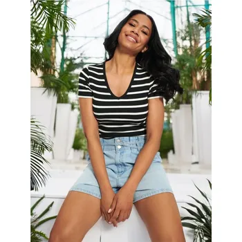 Sinsay - Tričko s výstřihem ve tvaru v - černá - 8673J-99X - 8673J-99X-XXS-1