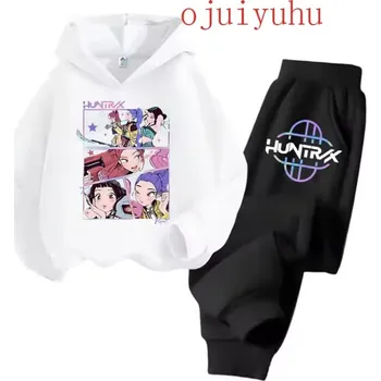 KPop Demon Hunters (Lovkyně démonů) Tepláková souprava KPop Demon Hunters (Huntrix), černé tepláky Barva: bílá mikina-černé tepláky, Velikost: 160