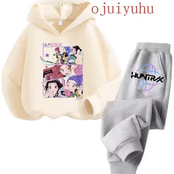 KPop Demon Hunters (Lovkyně démonů) Tepláková souprava KPop Demon Hunters (Huntrix), šedé tepláky Barva: béžová mikina-šedé tepláky, Velikost: 110