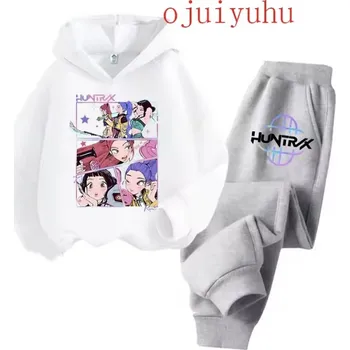 KPop Demon Hunters (Lovkyně démonů) Tepláková souprava KPop Demon Hunters (Huntrix), šedé tepláky Barva: bílá mikina-šedé tepláky, Velikost: 120