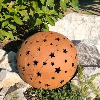 Zahradní dekorace Keramická koule na svíčku s hvězdami a kometami (20 cm)- tmavá zahradní dekorace