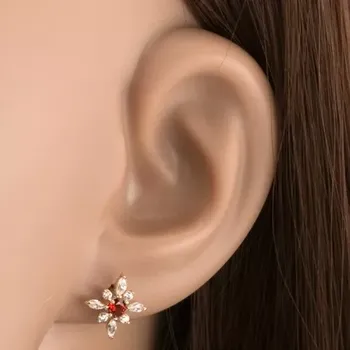 Náušnice Náušnice ze žlutého 14K zlata květ s kulatým granátem a zirkony