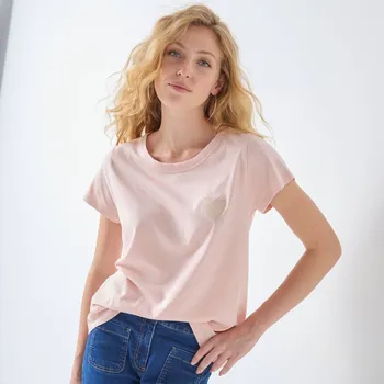 Dámské tričko Jednobarevné tričko s krátkými rukávy a nášivkou srdíčka světle růžová 38/40