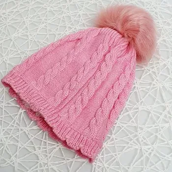 Čepice Dětská zateplená čepice s bambulí, vhodná pro kojence - copánek růžová