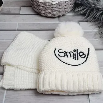Pokrývka hlavy Dětský zimní komplet – šála a čepice Smile bílá | teplý doplněk pro děti